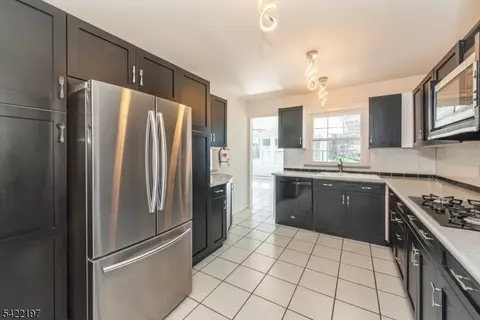 27 Viewpoint Rd, Wayne, NJ 07470 photo 13