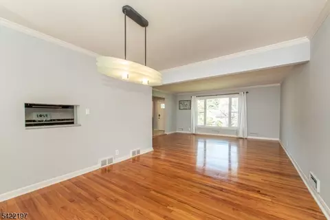 27 Viewpoint Rd, Wayne, NJ 07470 photo 6