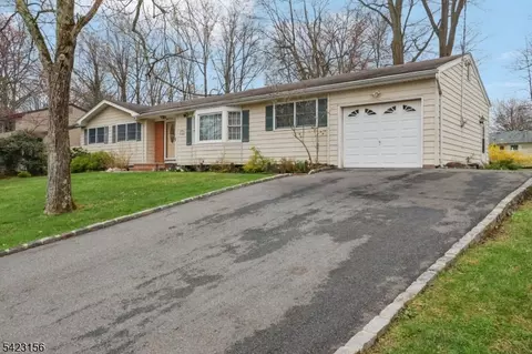 37 Dale Dr, Edison, NJ 08820