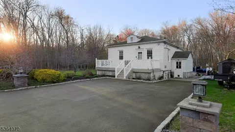131 Charles Rd, Warren, NJ 07059