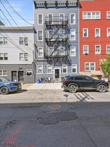 406 Madison St #3R, Hoboken, NJ 07030