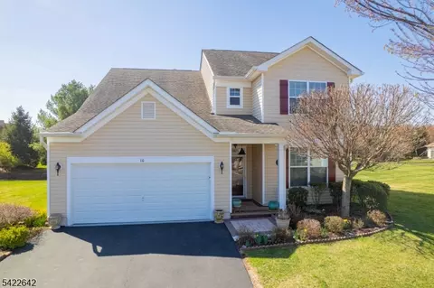 10 Ginkgo Ct, Somerset, NJ 08873