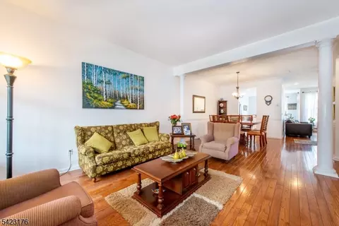 168 Levinberg Ln, Wayne, NJ 07470 photo 4
