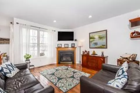 168 Levinberg Ln, Wayne, NJ 07470 photo 14