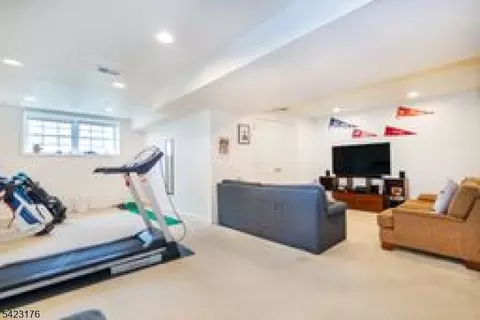 168 Levinberg Ln, Wayne, NJ 07470 photo 23