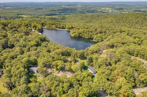 7 Splitrock Ln, Vernon Twp, NJ 07461