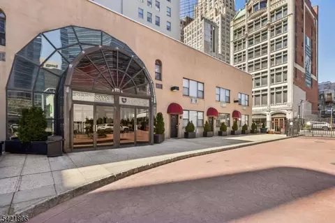 111 Mulberry St #2-V, Newark, NJ 07102