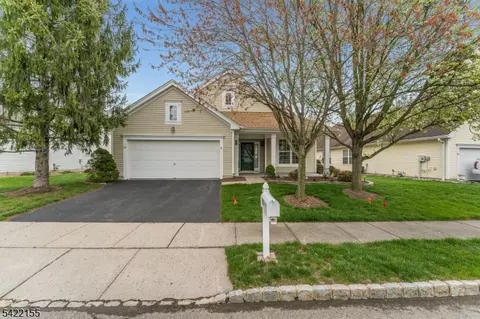 107 Kensington Cir, Belvidere, NJ 07823