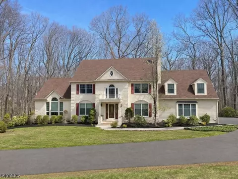 6 Bluebird Ct, Flemington, NJ 08822