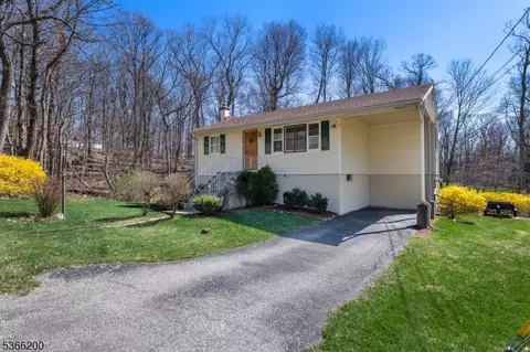 6 Jay Rd, Vernon Twp, NJ 07422