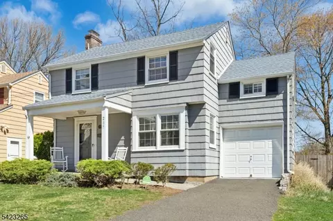 207 2nd St, Fanwood, NJ 07023