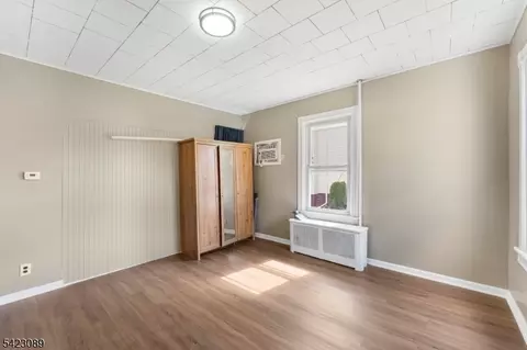 175 Duer St, North Plainfield, NJ 07060 photo 9