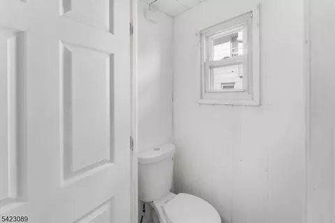 175 Duer St, North Plainfield, NJ 07060 photo 6