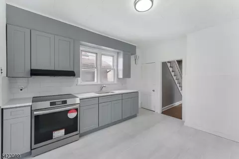 175 Duer St, North Plainfield, NJ 07060 photo 12