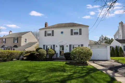 31 Burlington Rd, Clifton, NJ 07012