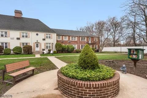 15 A Parkway Vlg, Cranford, NJ 07016