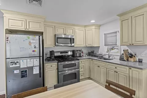 190 Stevens Ave, Cedar Grove, NJ 07009 photo 39