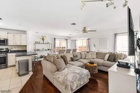84 Union St #C3, Newark, NJ 07105