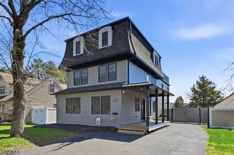 1074 Colfax Ave, Pompton Lakes, NJ 07442