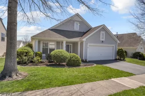 87 Kensington Cir, Belvidere, NJ 07823