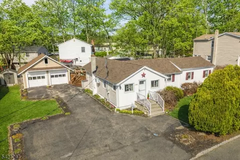 107 Kingston Rd, Parsippany, NJ 07054