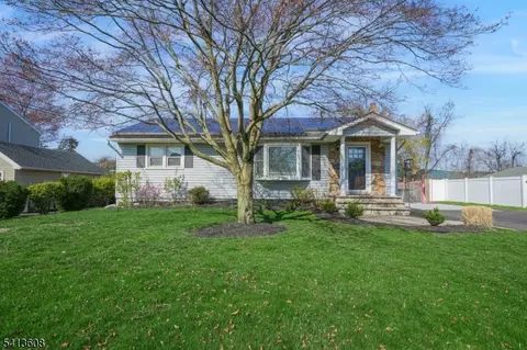 15 Margaret Dr, Pine Brook, NJ 07058