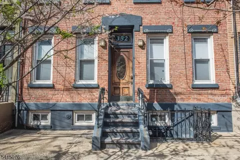 352 7th St #6, Jersey City, NJ 07302