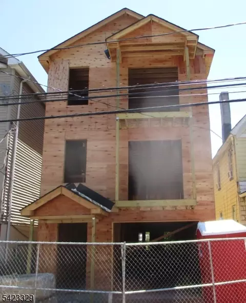 71 N 14th St, Newark, NJ 07107