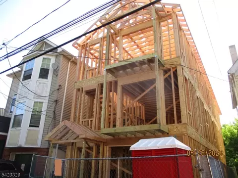 71 N 14th St, Newark, NJ 07107
