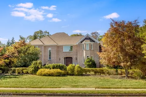 26 Mountain Ridge Dr, Livingston, NJ 07039