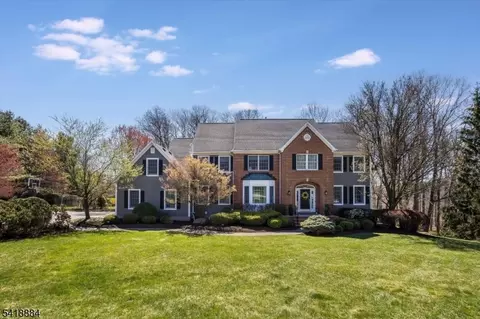 2 Fieldcrest Rd, Chester, NJ 07930