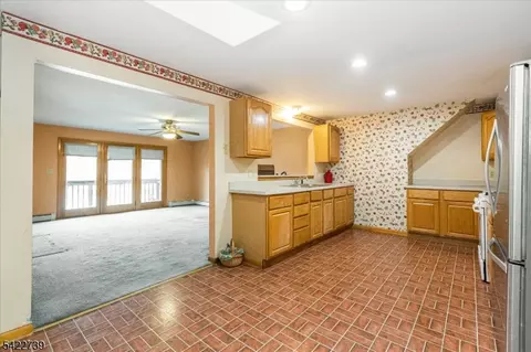 261 Terhune Ave, Passaic, NJ 07055 photo 17