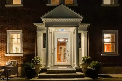 174 Highland Ave, Montclair, NJ 07042