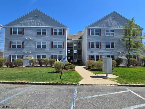 64 Dayton Ct #205, Hackettstown, NJ 07840