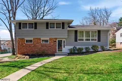 17 Seneca Ave, Rockaway, NJ 07866
