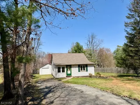 815 Miller Ln, Martinsville, NJ 08836