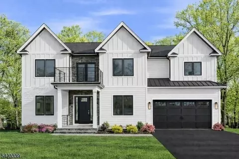 11 Elmwood Ct, Livingston, NJ 07039