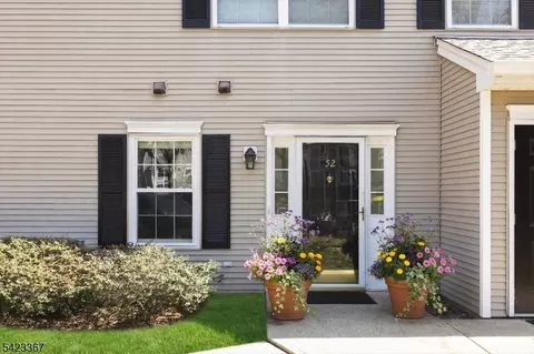 52 Greenbrook Dr #52, Bloomfield, NJ 07003