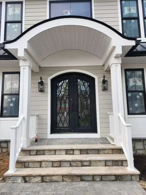 86 Azalea St, Paramus, NJ 07652 photo 2