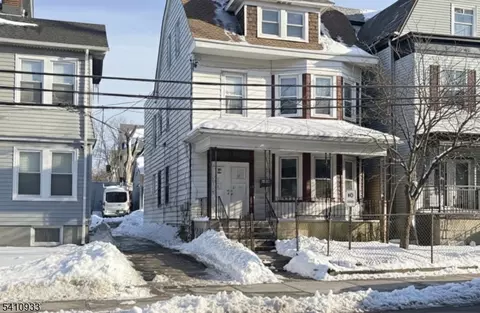 922 Grove St, Irvington, NJ 07111