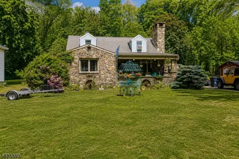 44 Beaver Brook Ln, Denville, NJ 07834