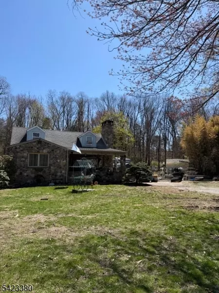 44 Beaver Brook Ln, Denville, NJ 07834