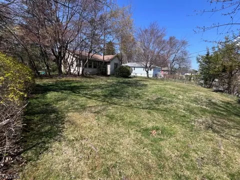 63 Reynolds Ave, Hanover Twp, NJ 07981