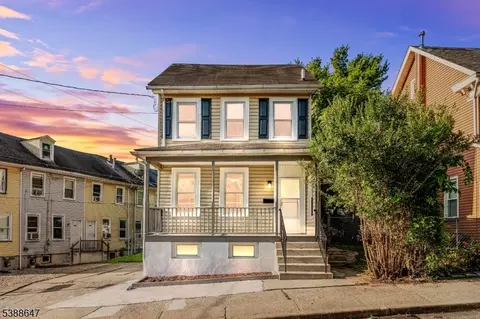 330 Chambers St, Phillipsburg, NJ 08865