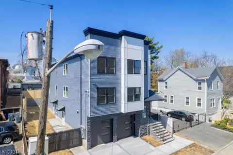 25 Brookside Ave, Irvington, NJ 07111