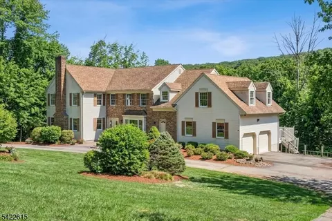 13 Bridge Hollow Rd, Tewksbury Twp, NJ 07830