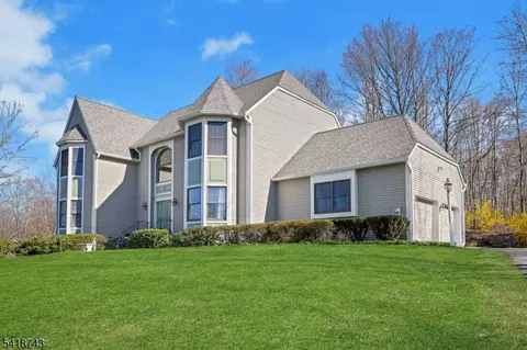 37 Hidden Glen Dr, Sparta, NJ 07871