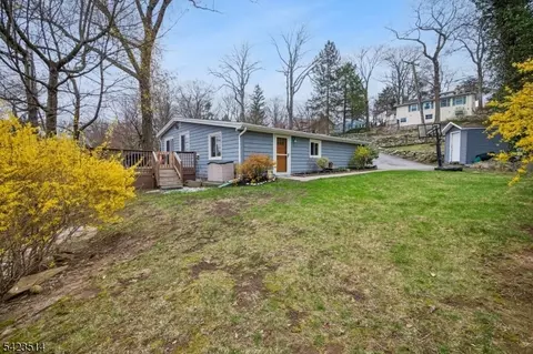 10 Laurel Trl, Kinnelon, NJ 07405 photo 3