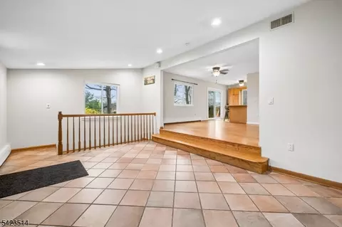 10 Laurel Trl, Kinnelon, NJ 07405 photo 6