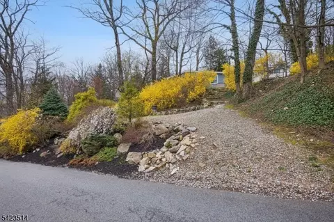 10 Laurel Trl, Kinnelon, NJ 07405 photo 34